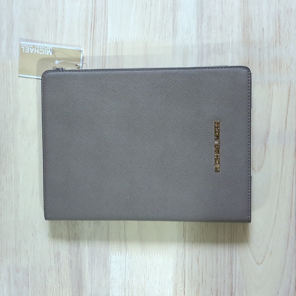 NWT Michael Kors Saffiano Leather Gray iPad/Tablet Case With Gold tone logo
